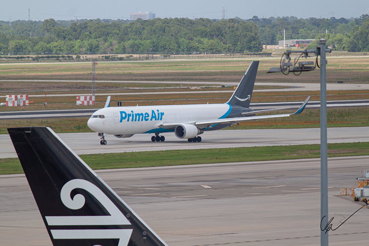 Prime Air 767 taxiing