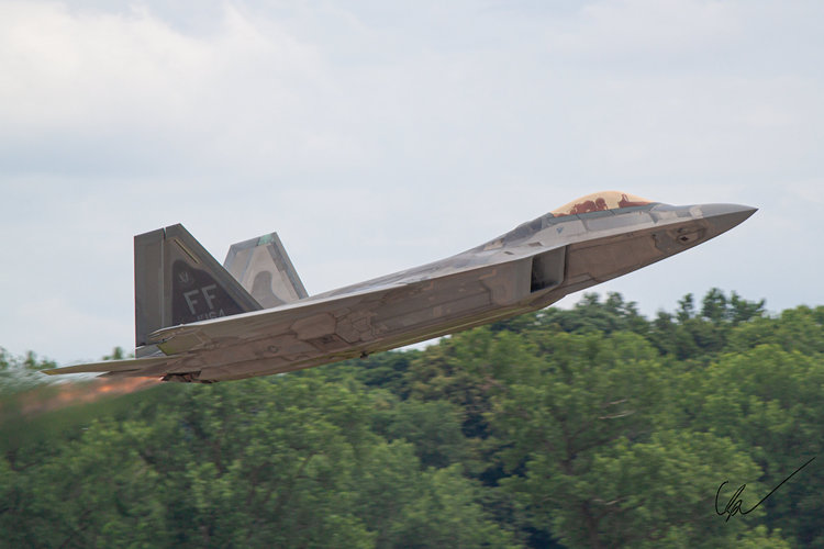 F-22 Raptor taking off