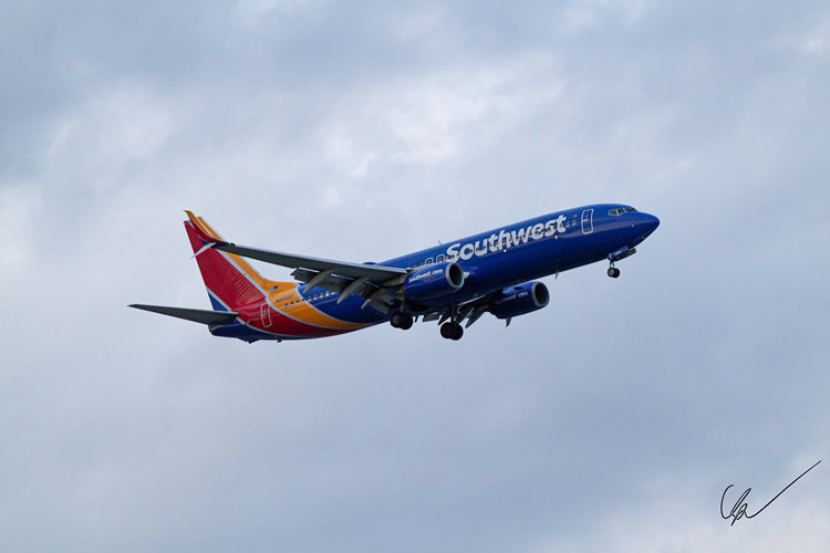 Southwest 737 on Final