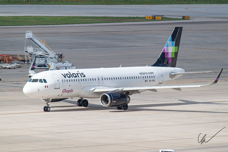 Volaris A320 taxiing